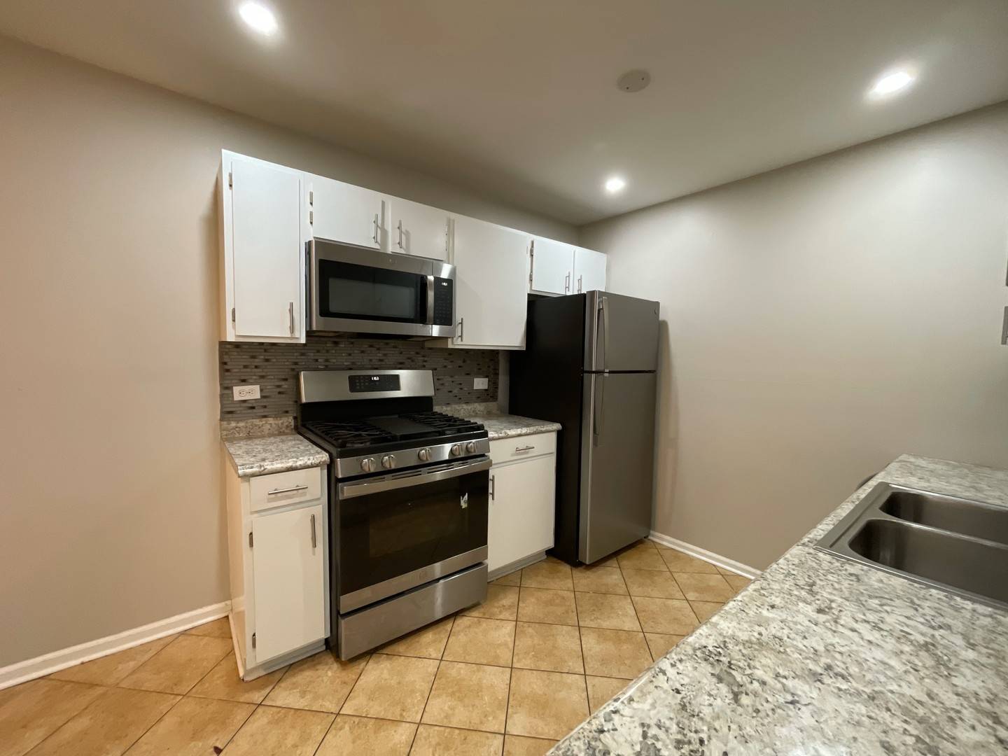 Bartlett, IL 60103,320 Newport Lane #A1