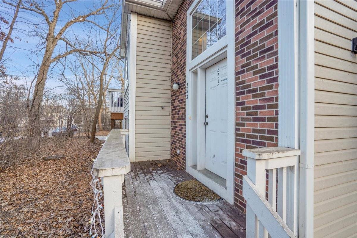 Round Lake, IL 60073,253 W Whispering Oaks Lane #253