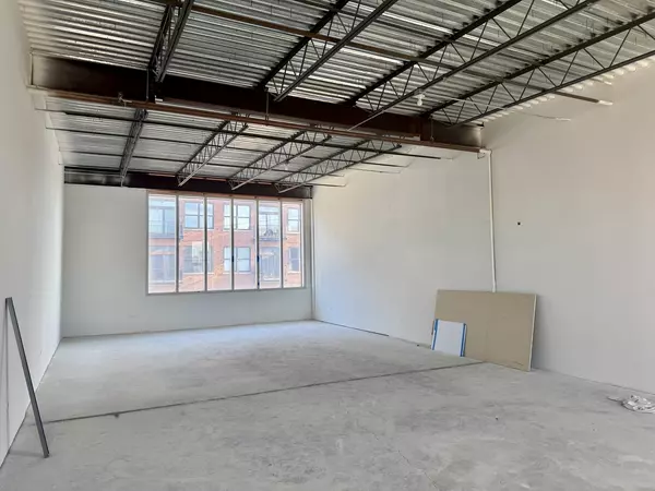 Chicago, IL 60616,2252 S Archer Avenue #203