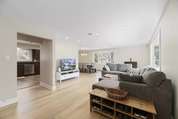 Glenview, IL 60026,3348 Ralmark Lane