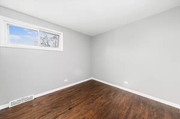 Dolton, IL 60419,15222 Blackstone Avenue