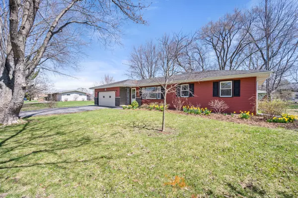 Sycamore, IL 60178,1974 River Drive