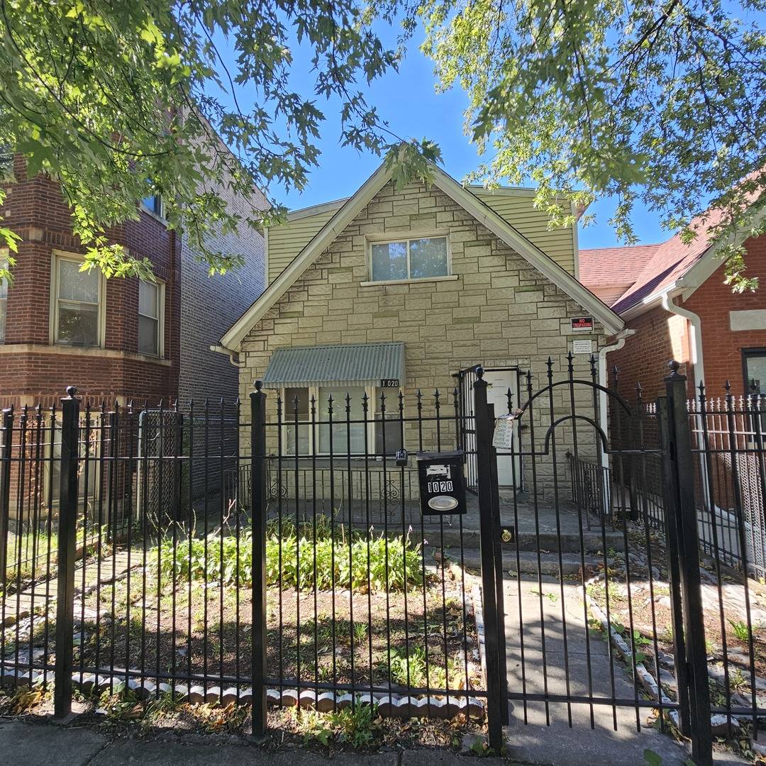 1020 N Avers Avenue, Chicago, IL 60651