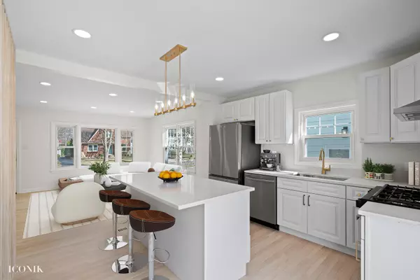 Western Springs, IL 60558,4124 Wolf Road