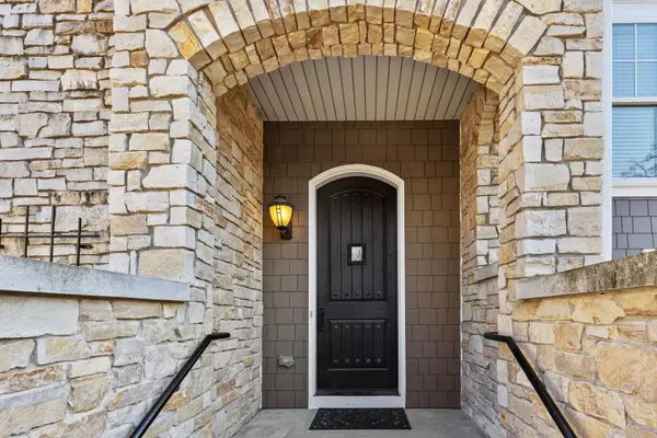 Hinsdale, IL 60521,104 W Kennedy Lane