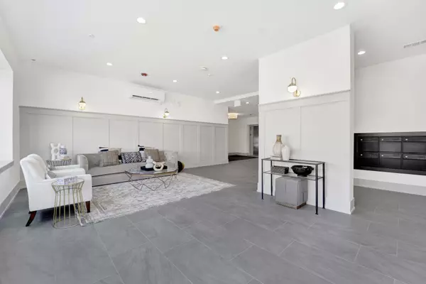 Chicago, IL 60660,1548 W Ardmore Avenue #2G