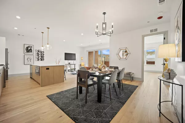 Chicago, IL 60660,1548 W Ardmore Avenue #3B