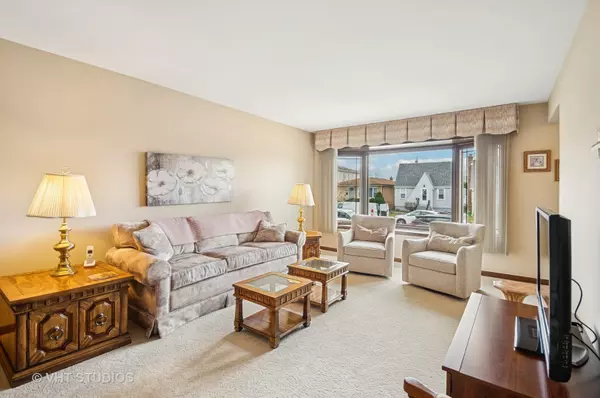 Harwood Heights, IL 60706,7542 W Carmen Avenue