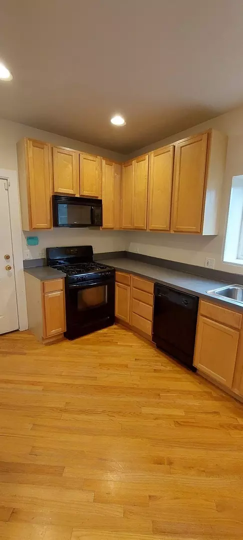 Chicago, IL 60637,6439 S Greenwood Avenue #2