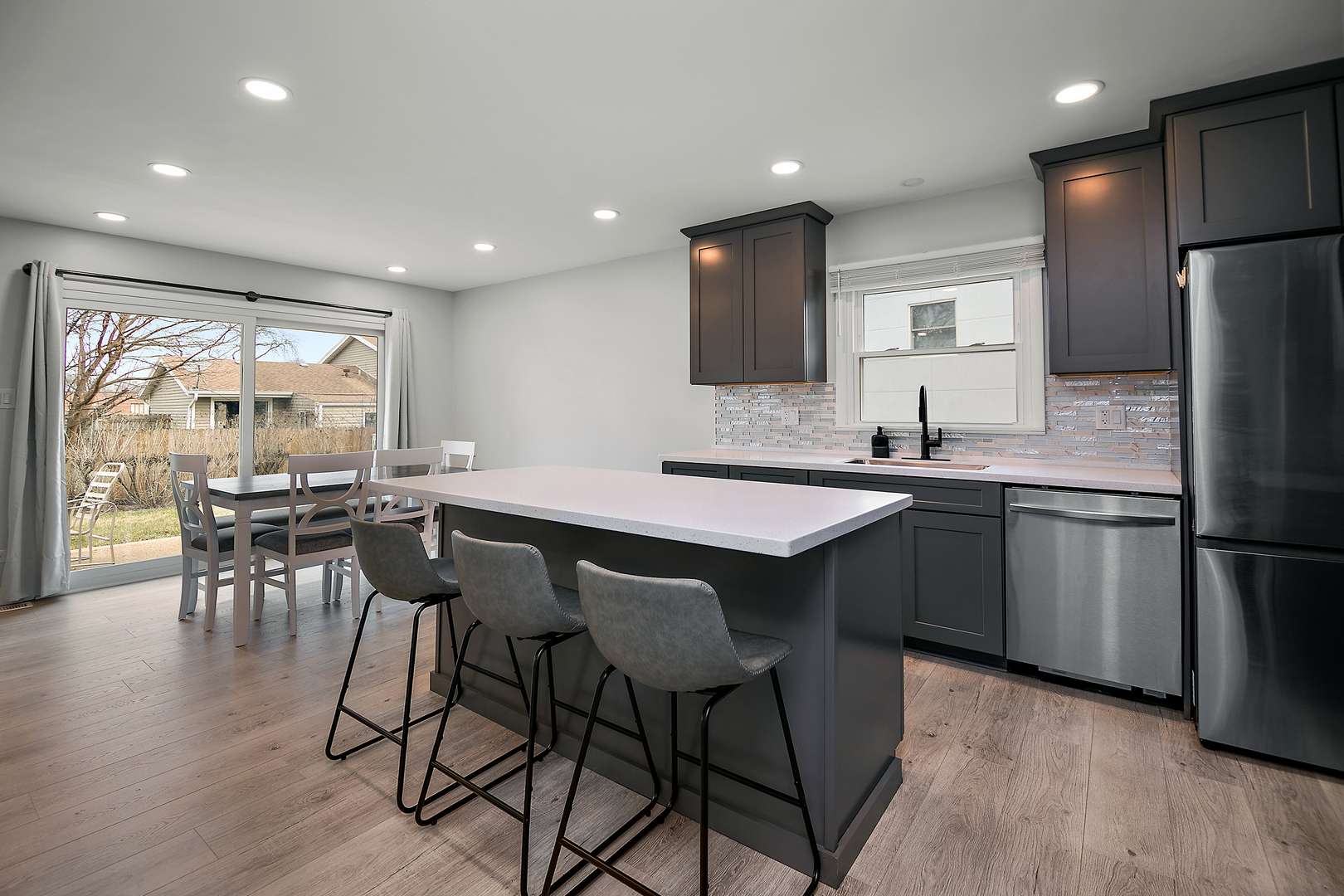 Elk Grove Village, IL 60007,76 Grange Road