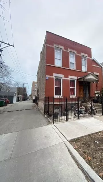Chicago, IL 60622,943 N Fairfield Avenue