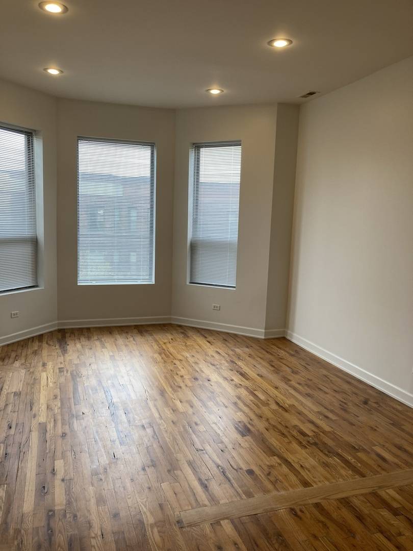 Chicago, IL 60653,4041 S CALUMET Avenue #3