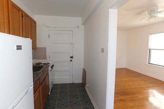 Chicago, IL 60640,4600 N BEACON Street #3A