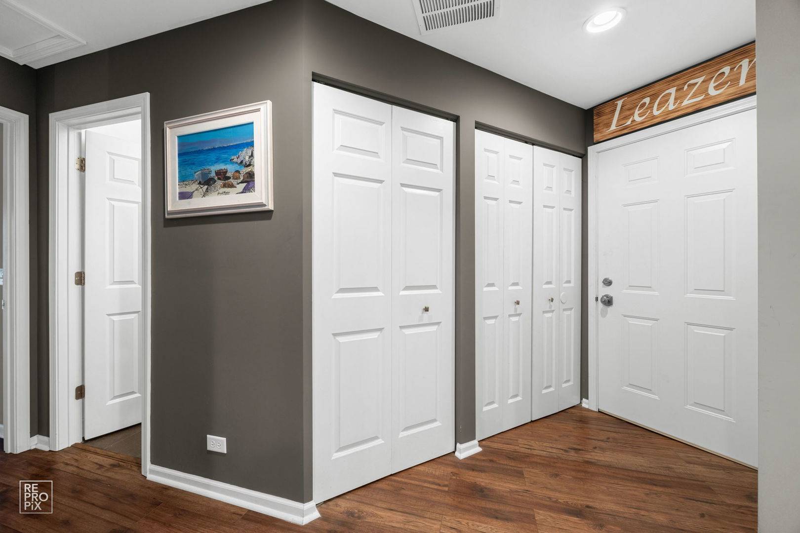 Palatine, IL 60067,259 W Jennifer Lane #4