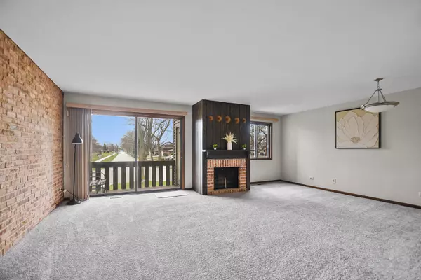 Willowbrook, IL 60527,332 Sheridan Drive #1C