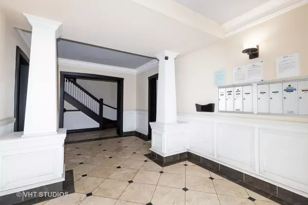 Chicago, IL 60660,6150 N RAVENSWOOD Avenue #4