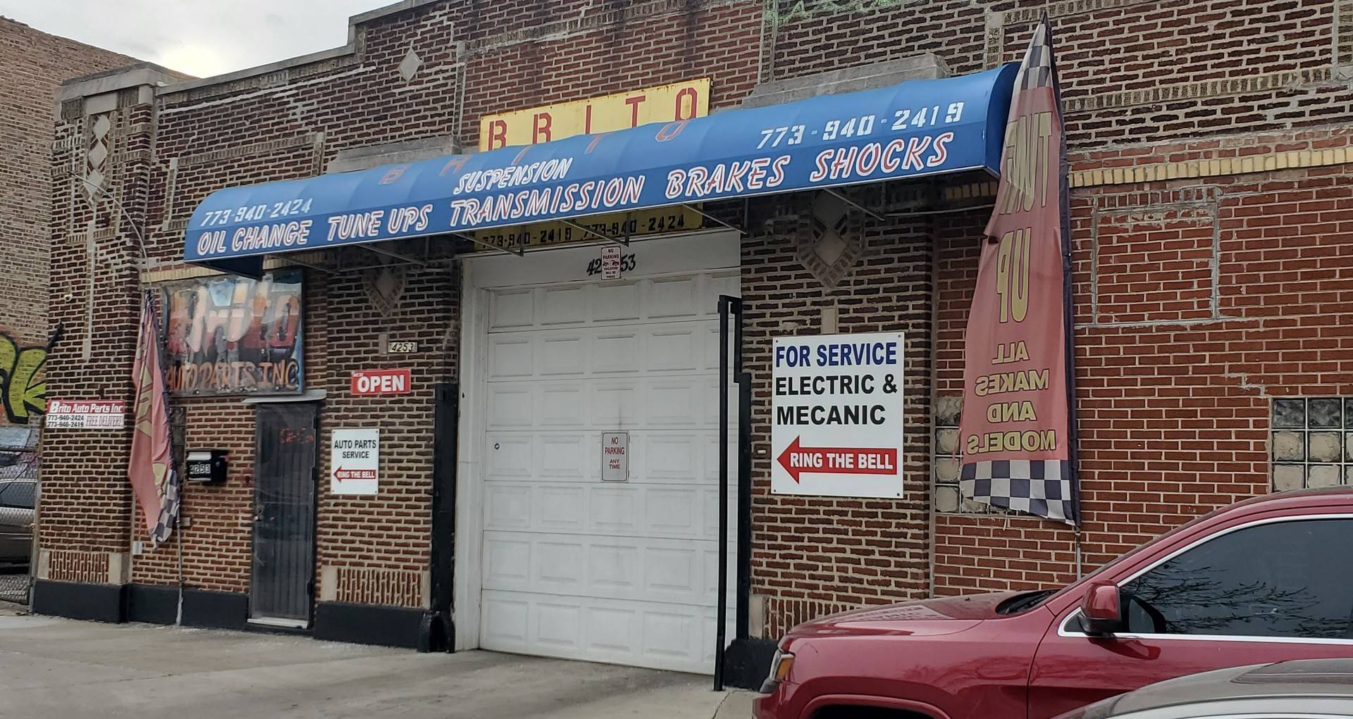 4253 W Cermak Road, Chicago, IL 60623