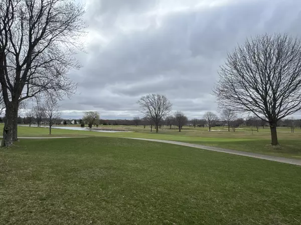 Lake In The Hills, IL 60156,3 Long Cove Court