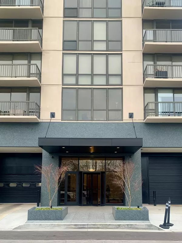 Chicago, IL 60614,2314 N Lincoln Park West #5S