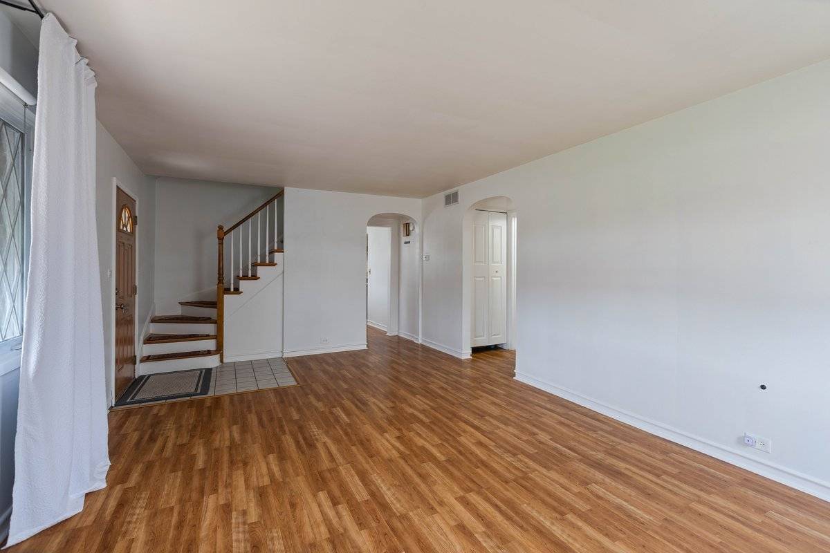 Niles, IL 60714,7918 N WAUKEGAN Road