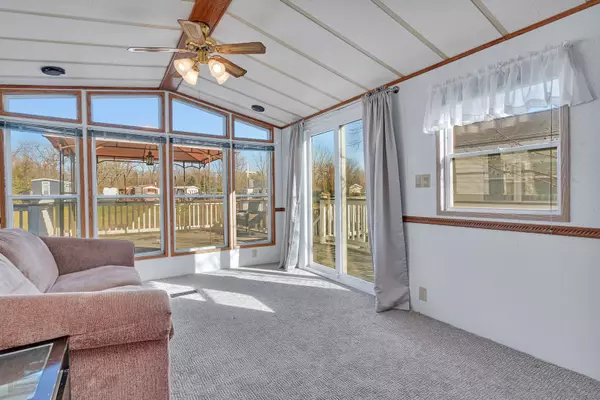 Wilmington, IL 60481,79 Dinosaur Road