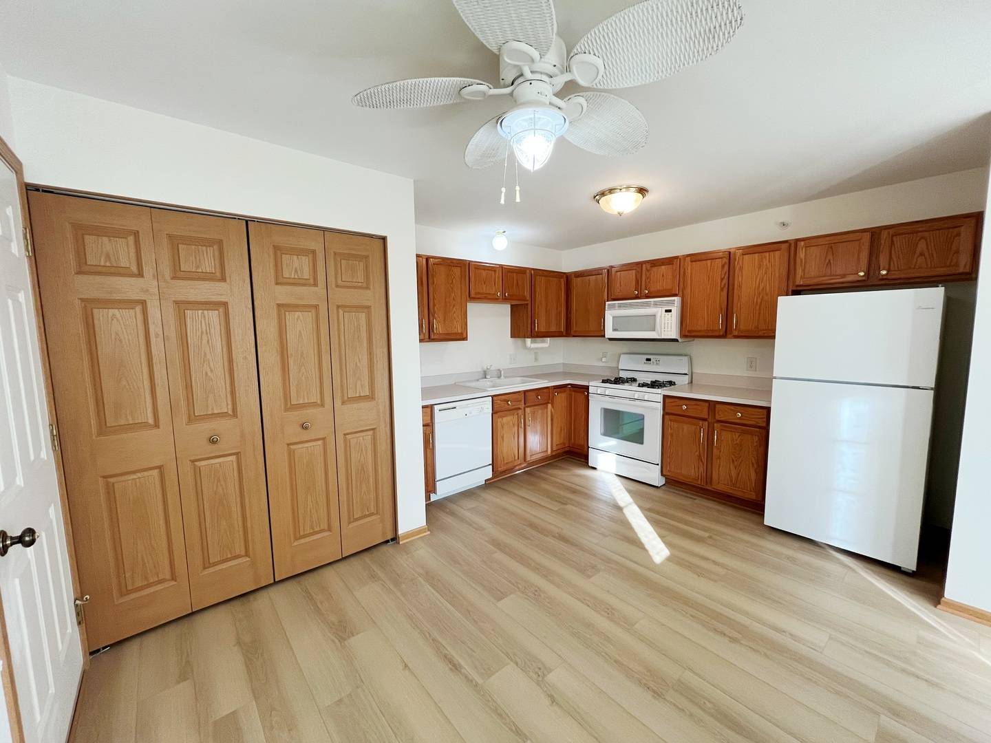Yorkville, IL 60560,1334 Chestnut Circle