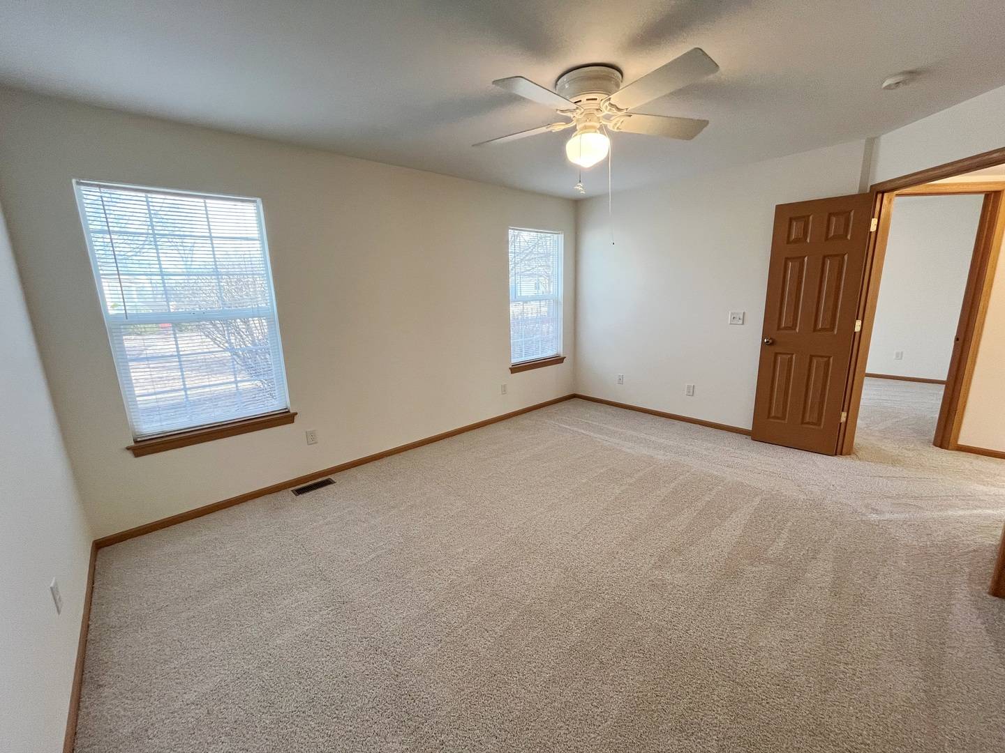 Yorkville, IL 60560,1334 Chestnut Circle