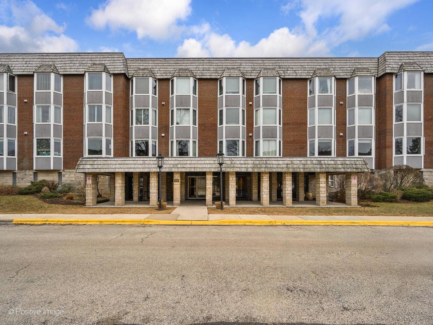 2500 Windsor Mall #1H, Park Ridge, IL 60068