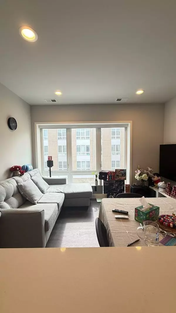 Chicago, IL 60608,3210 S Archer Avenue #306