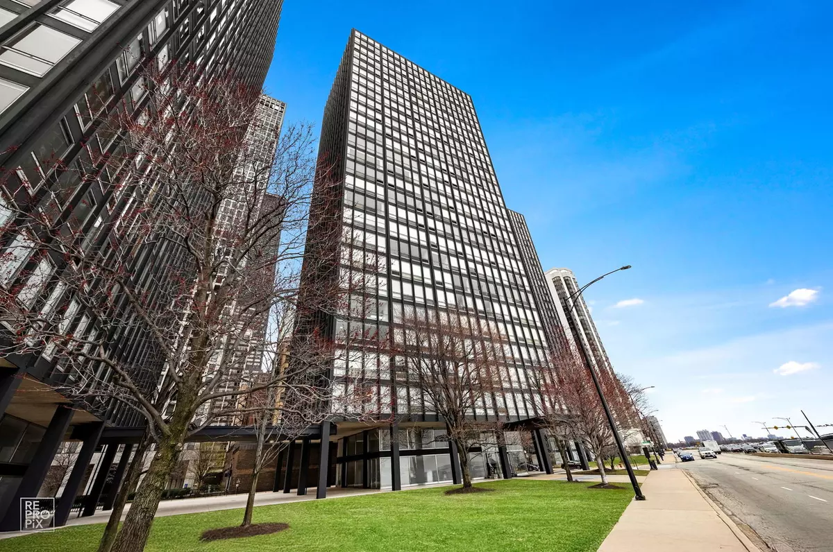 Chicago, IL 60611,880 N Lake Shore Drive #10D