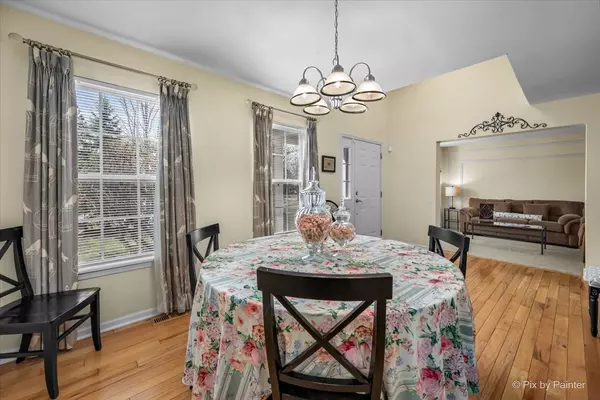 Algonquin, IL 60102,8 Lake Gillilan Court