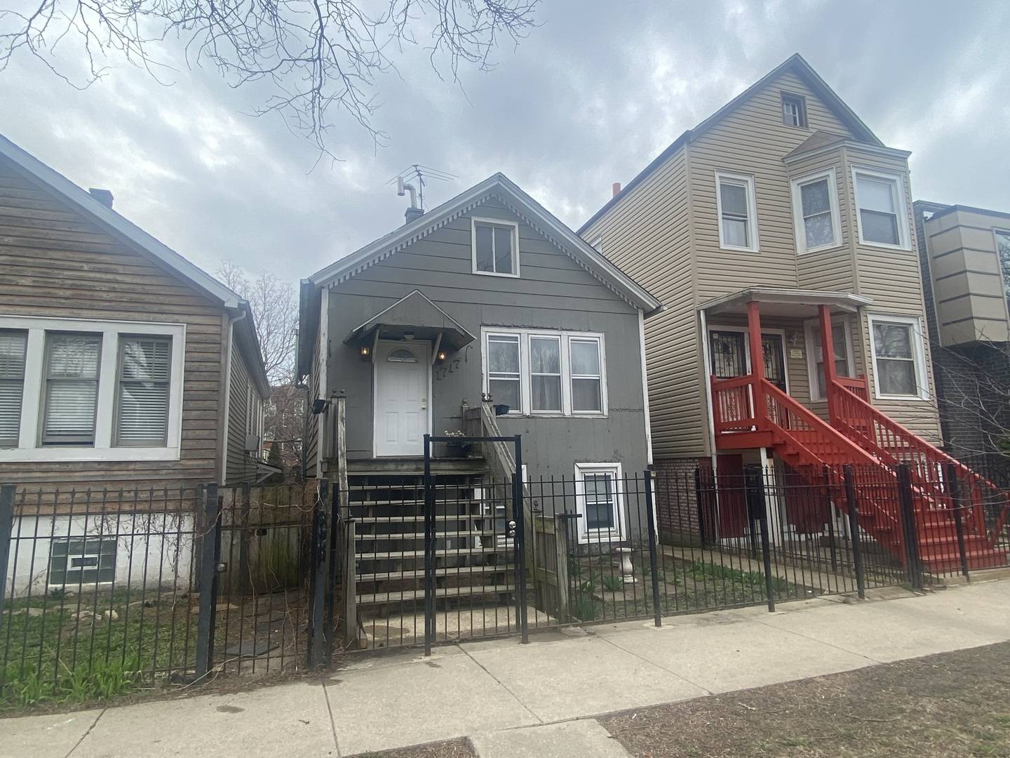 1717 N Mozart Street, Chicago, IL 60647