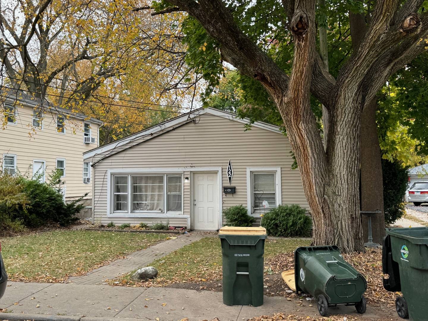 122 E State Street, North Aurora, IL 60542