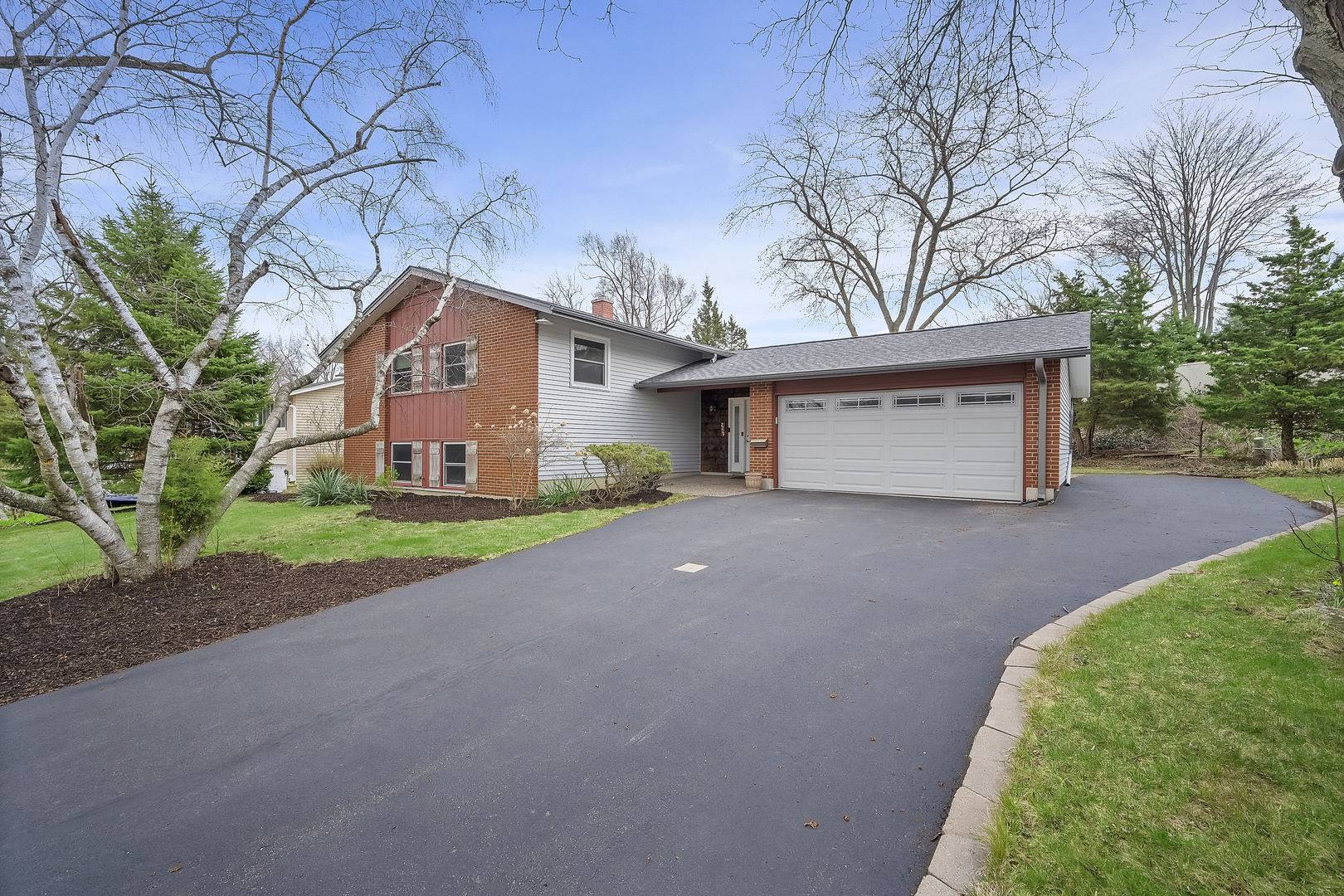 2719 Kincaid Drive, Woodridge, IL 60517