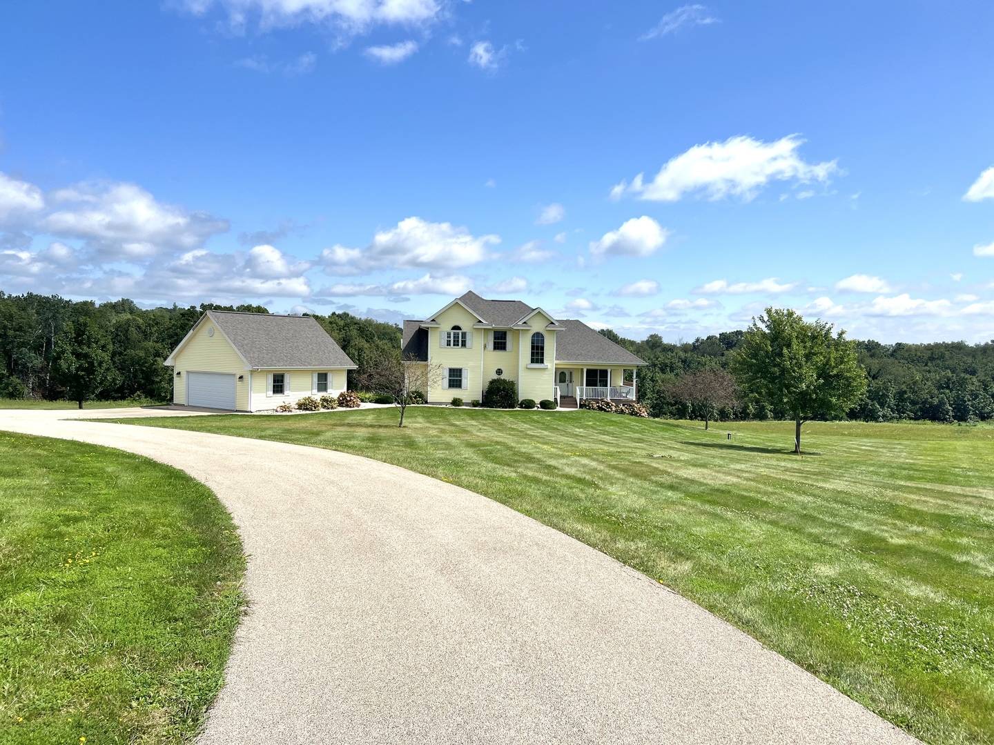 28-19 Southview Drive, Lanark, IL 61046