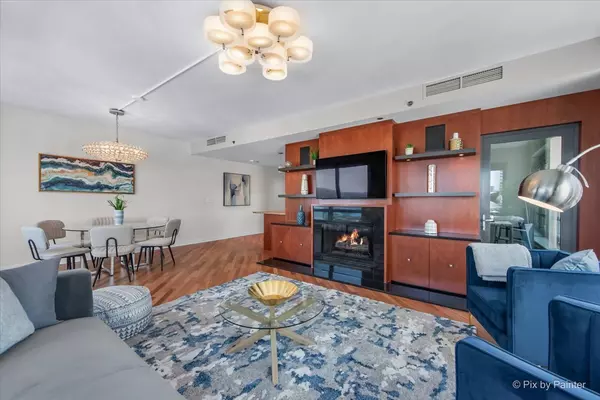 Chicago, IL 60602,130 N Garland Court #3401