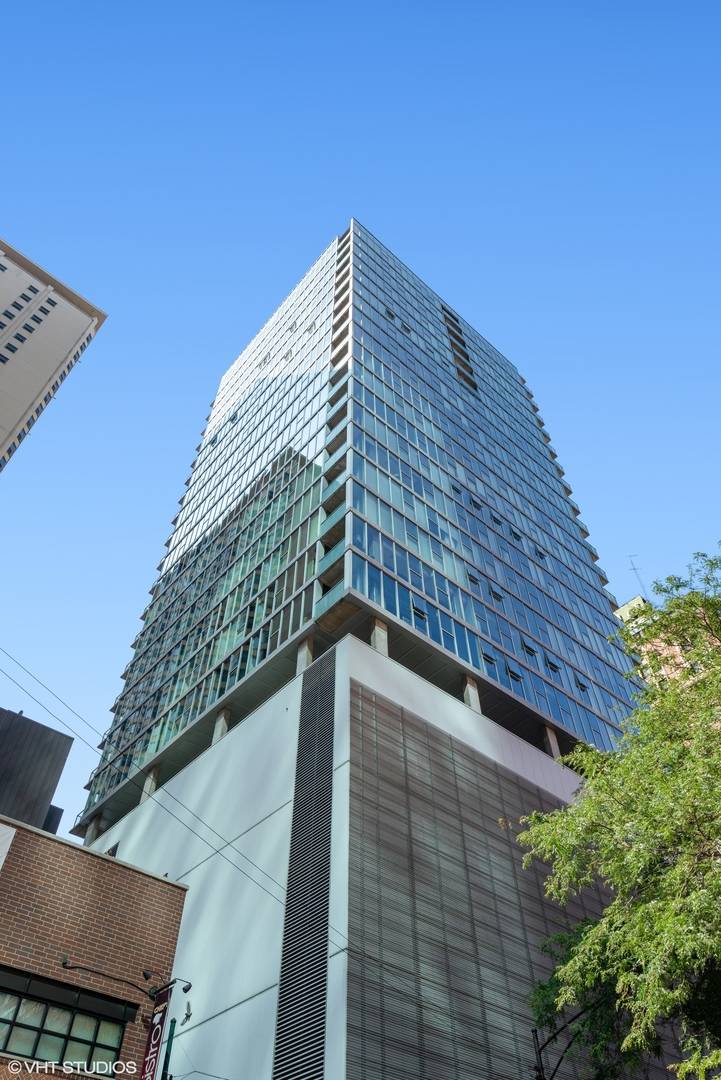 550 N Saint Clair Street #2302, Chicago, IL 60611