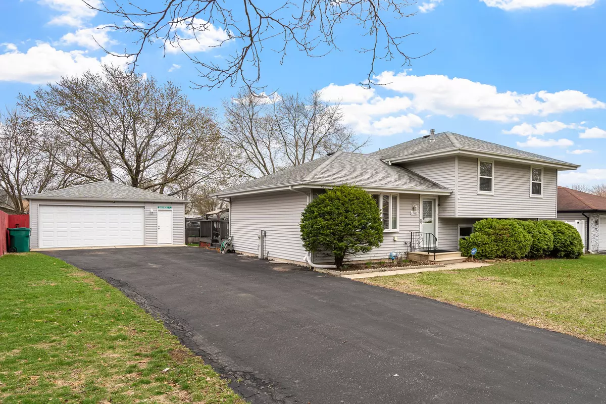 Joliet, IL 60435,1710 Corregidor Street