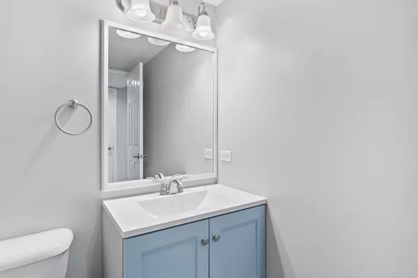 Woodstock, IL 60098,322 W South Street