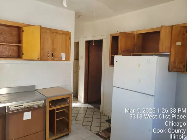 Chicago, IL 60629,3313 W 61st Place