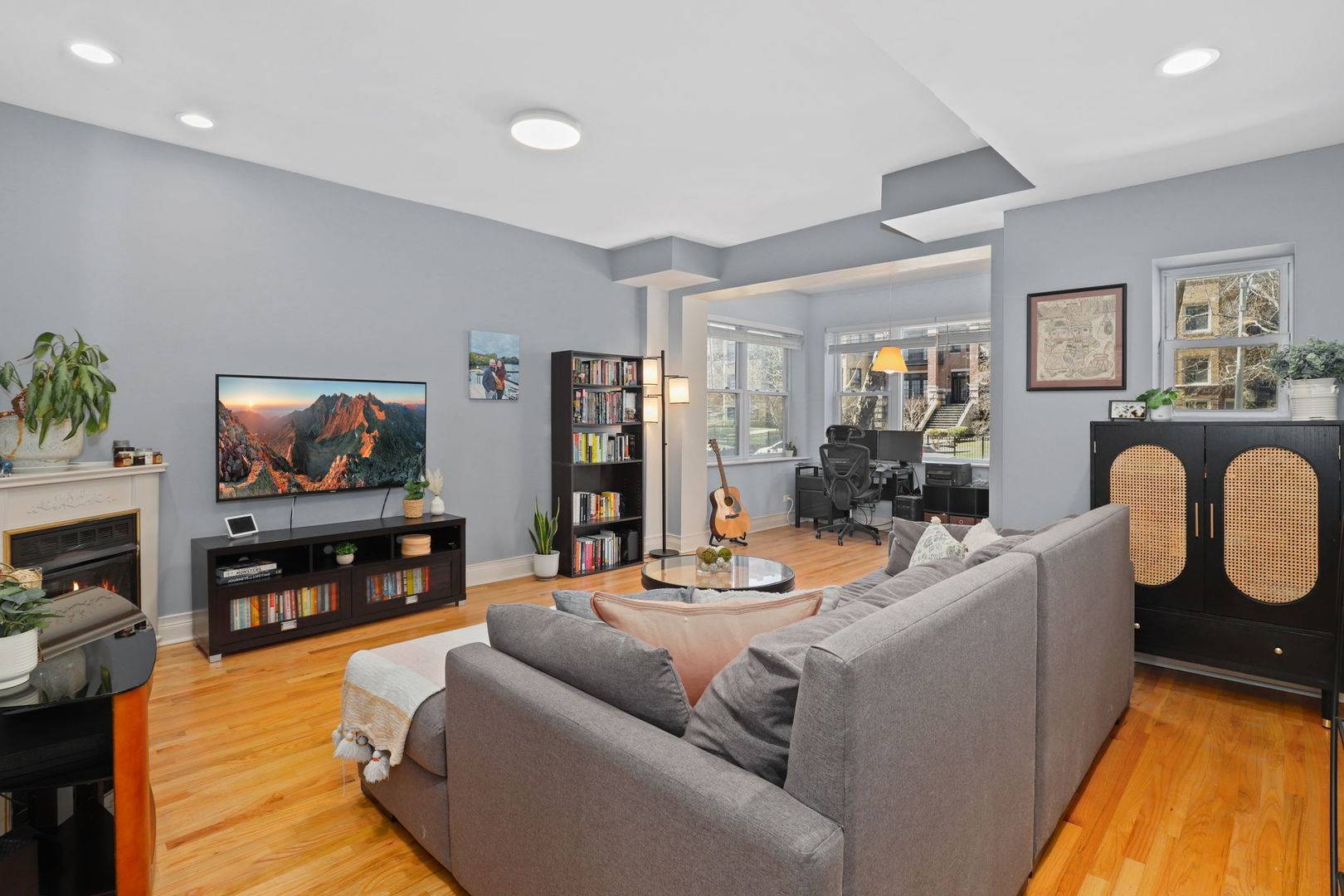 Chicago, IL 60640,4717 N Beacon Street #2S