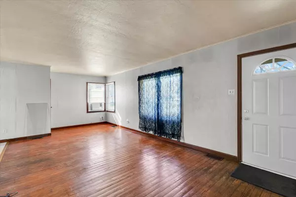 Champaign, IL 61821,1501 W Columbia Avenue