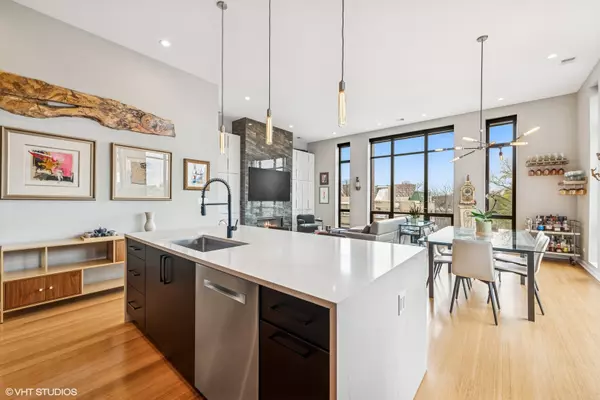 Chicago, IL 60647,1609 N Hoyne Avenue #4W