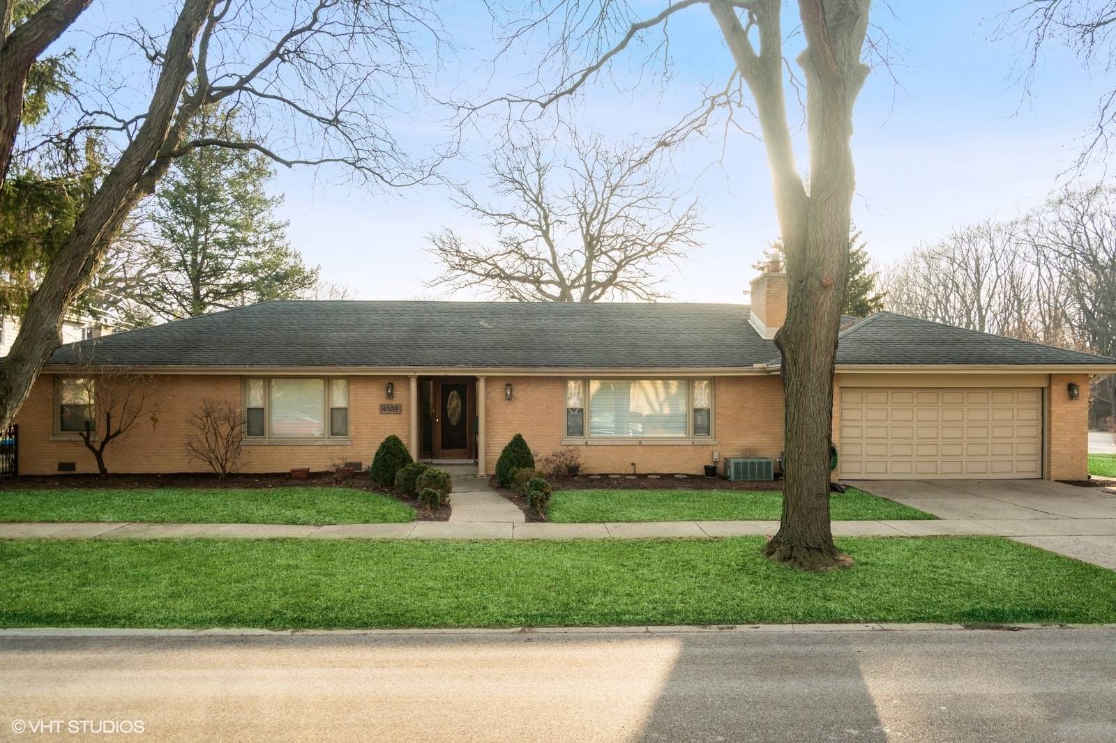 1131 S Hamlin Avenue, Park Ridge, IL 60068
