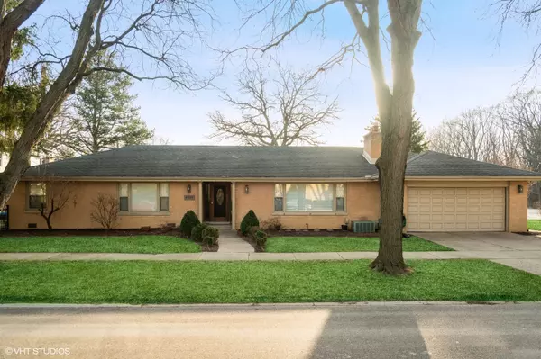 1131 S Hamlin Avenue, Park Ridge, IL 60068