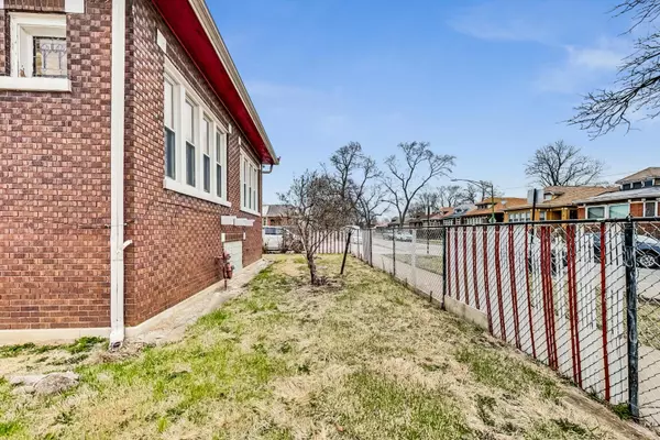 Chicago, IL 60620,7658 S Laflin Street