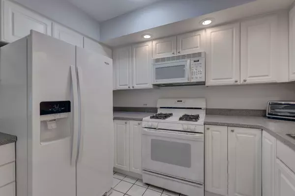 Chicago, IL 60611,230 E Ontario Street #2201