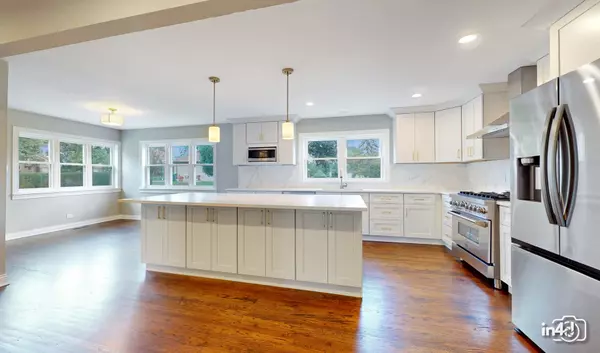 Schaumburg, IL 60193,124 E Monterey Avenue