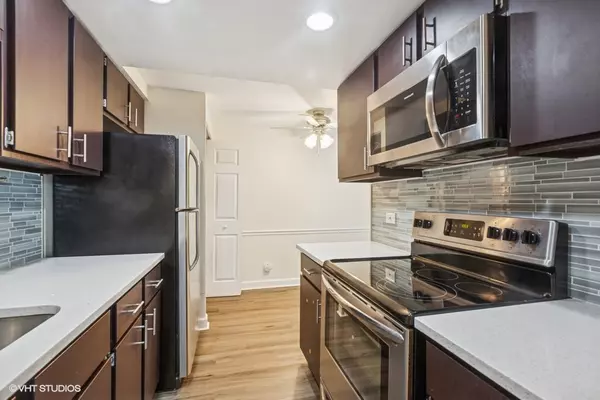 Willowbrook, IL 60527,6340 Americana Drive #313