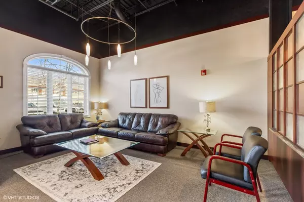 Libertyville, IL 60048,1880 W Winchester Road #107